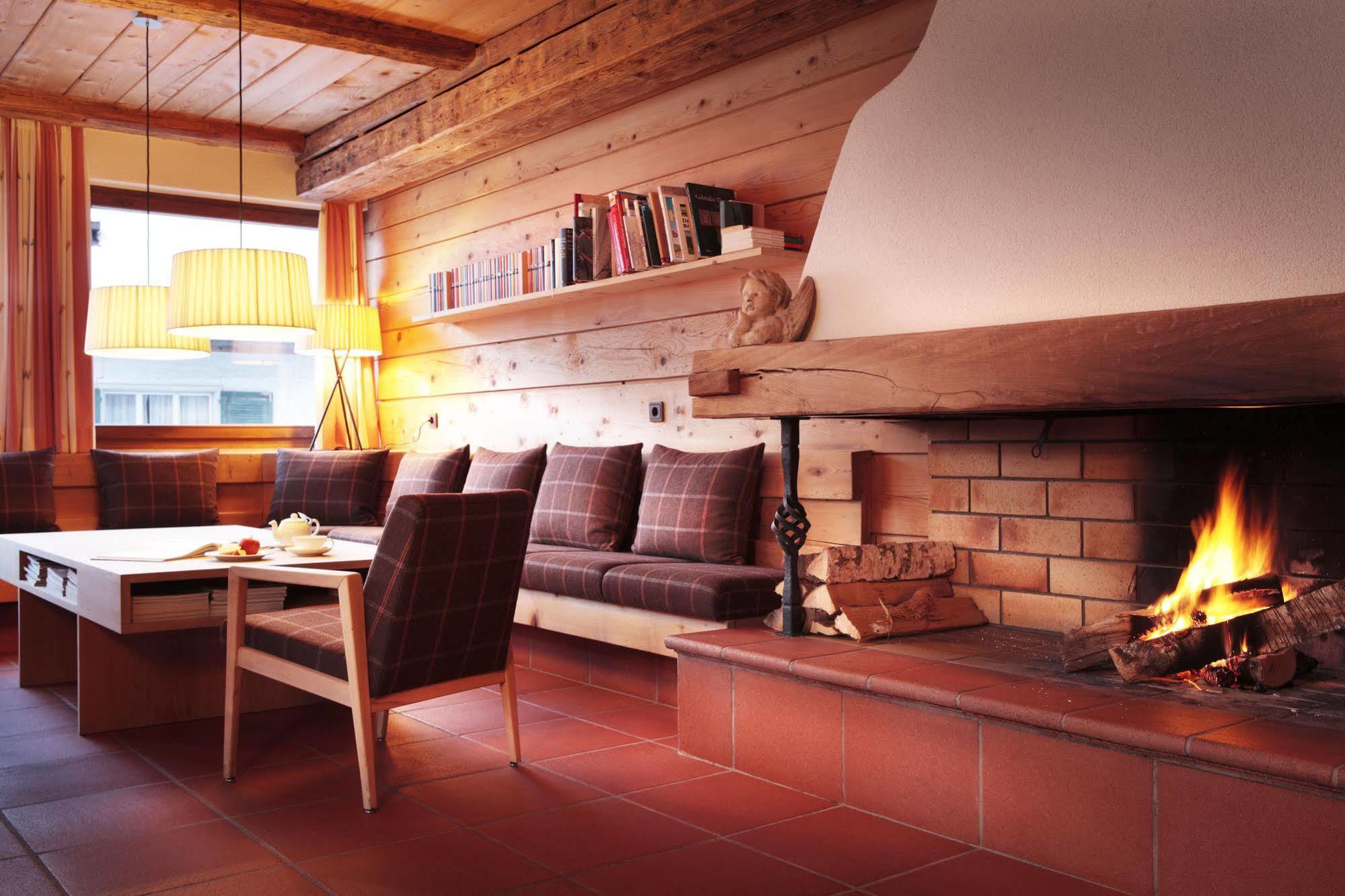 Hotel Gasthof Krone Hittisau Ngoại thất bức ảnh
